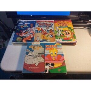 Looney Tunes Lot Of 5 VHS. Space Jam, Bugs Bunny, Tweety, Taz
